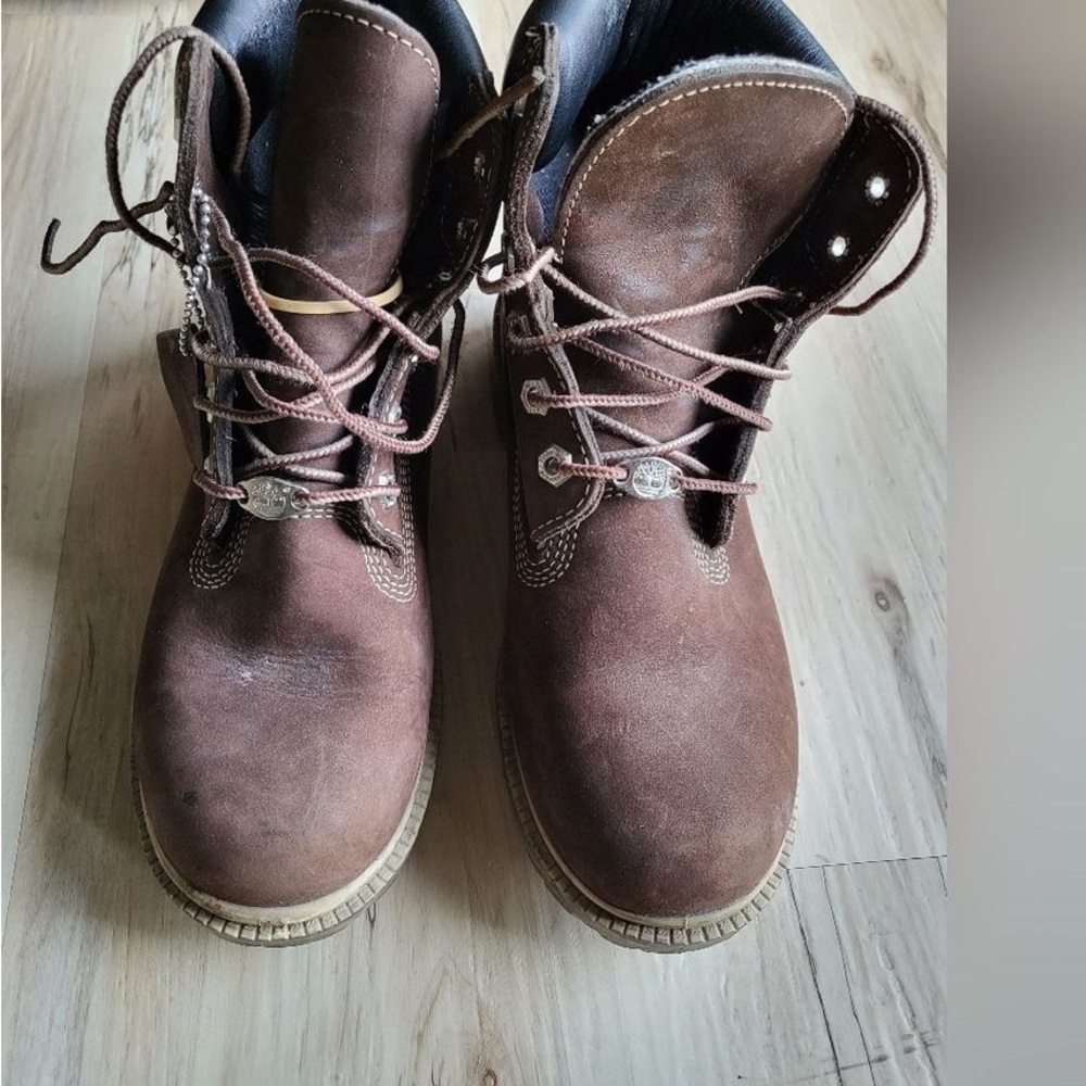 Brown Leather Lace-Up Boots